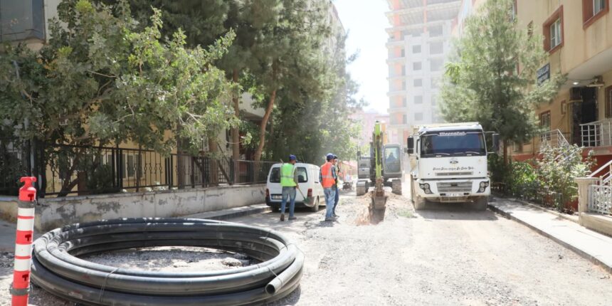 Mardin İçme Suyu Projesi’nde Şehir İçi Şebeke Hattı Döşeme Çalışmaları Sürüyor