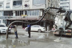 Mardin’de Yağış Mesaisi, MARSU ve Büyükşehir Belediyesi Ekipleri 10 İlçede Seferber Oldu